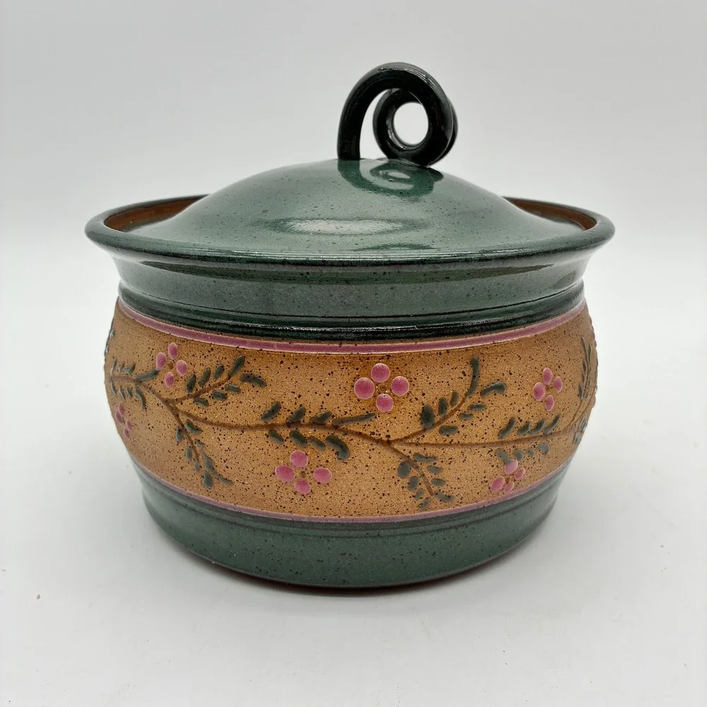 Signed Studio Pottery Lidded Crock Green Speckled Glaze 3D Floral‎ Vine Spiral